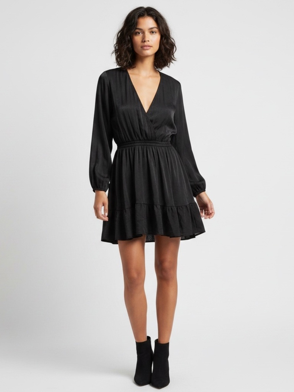 HYFVE‎ Black V-Neck Long Sleeve Tiered Mini Dress